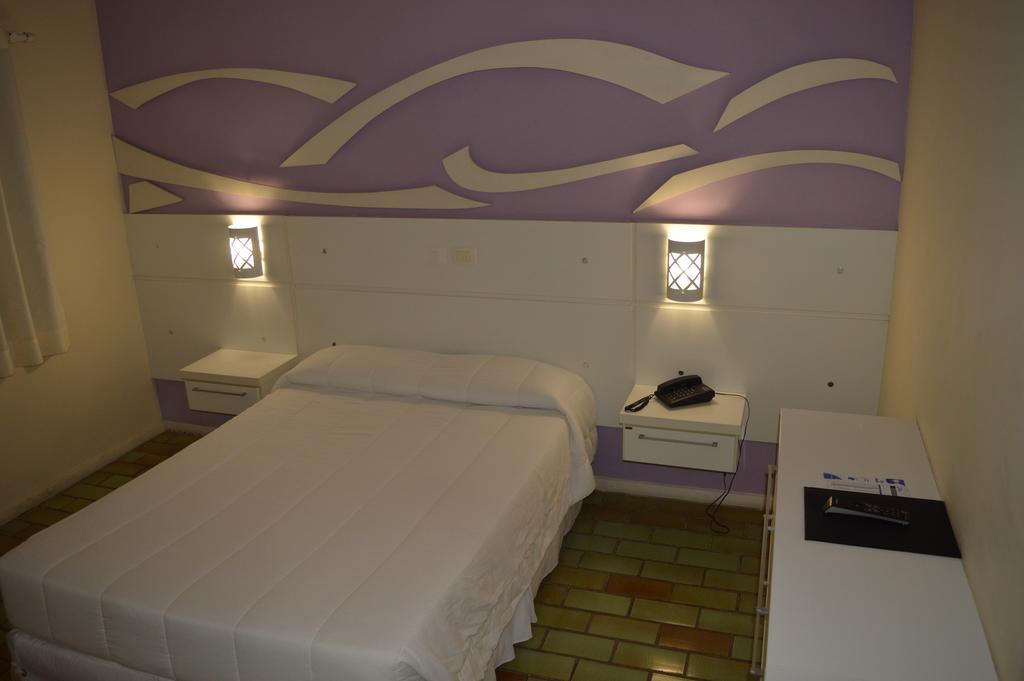 27 Praia Hotel - Frente Mar Bertioga Szoba fotó